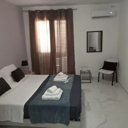 펜션 Ettore Casa Vacanze 코미소